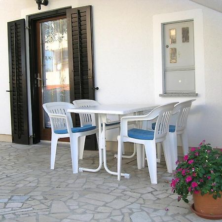 Apartmani Dolencic 克尔克 外观 照片